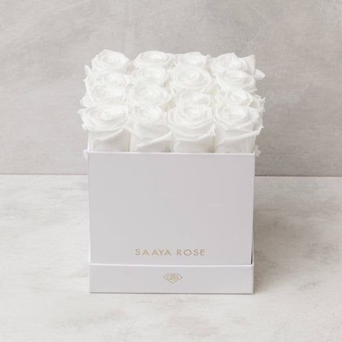 16 White Box (White Roses)
